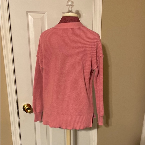 Women’s Rachel Zoe Size Medium Dusty Rose V-Neck 3‎ Button Up Pullover Sweater - Picture 4 of 6